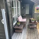 Modern, Lovely Holidayhome, In Quiet Nature Close To Trolltunga Casa de Férias