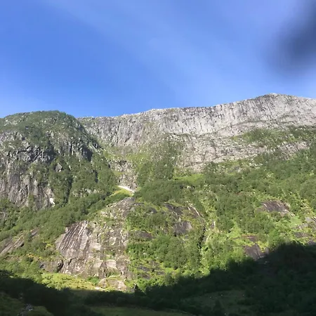 Modern, Lovely Holidayhome, In Quiet Nature Close To Trolltunga Holiday home Utsikten