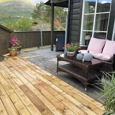 Ferienhaus Unique Lovely Holidayhome, Bbq, Quiet Nature Close To Trolltunga Utsikten
